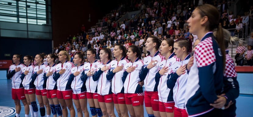 Женская сборная Хорватии готовится к тренировочной сессии в Порече. Ненад Шоштарич вызвал на сбор 23 гандболистки