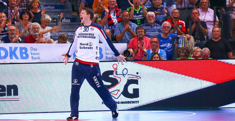 Бундеслига. Во втором туре во встрече фаворитов сезона "Фленсбург" уверенно победил "рейнских львов". Тур завершится 1 сентября