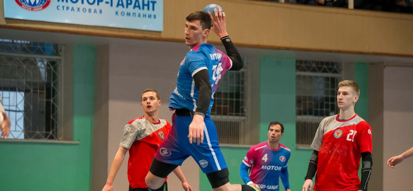 Украина. "Мотор" провел два матча национального чемпионата за один день. В обоих добыты крупные победы с общей разницей "+58"