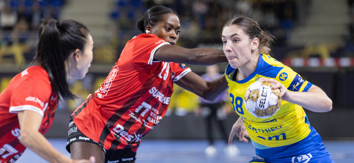 В группе "А" женской Лиги чемпионов встретятся не имеющие поражений "Глория Бистрица" и "Мец". Плюс ещё три матча турнира