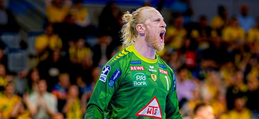 "Веспрем" подтвердил переходы из "Райн Лёвен" шведского голкипера Микаэля Аппельгрена и хорватского полусреднего Ивана Мартиновича