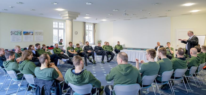 В Магдебурге отменяют события с участием более тысячи зрителей — в пятницу там должны играть сборные Германии и Нидерландов