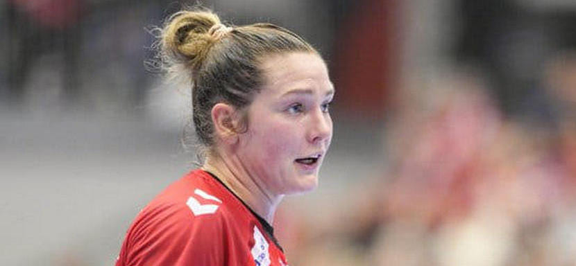 Норвежская линейная Рикке Иверсен, находящаяся в декрете, продолжит защищать цвета датского "Эсбьерга"