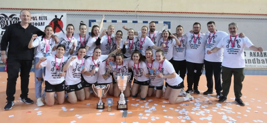 Греция.  ПАОК с минимальной разницей в счёте обыграл "Иониас" и стал чемпионом страны пятый раз подряд. Сезон в нем начинали три россиянки