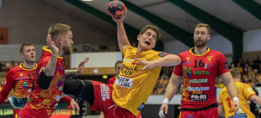 Дания. "Гудме" дома выиграл шесть мячей у "Нордшелланда", уступая к перерыву с такой же разницей. За второй тайм хозяева пропустили всего пять раз