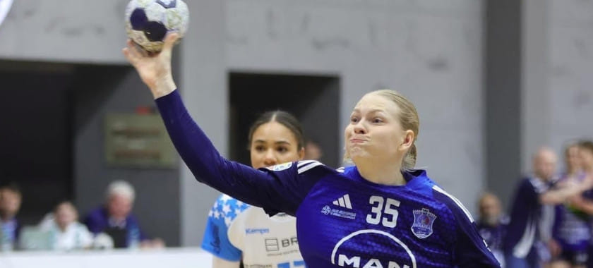 11 голов Валерии Кирдяшевой не спасли "Дунэрю" от поражения "Бухаресту". У победительниц 9 мячей на счету Валерии Масловой