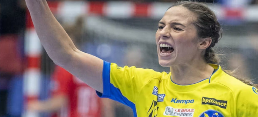 Франция. Датская полусредняя "Меца" Луизе Бургорд продлила контракт с клубом до 2024 года