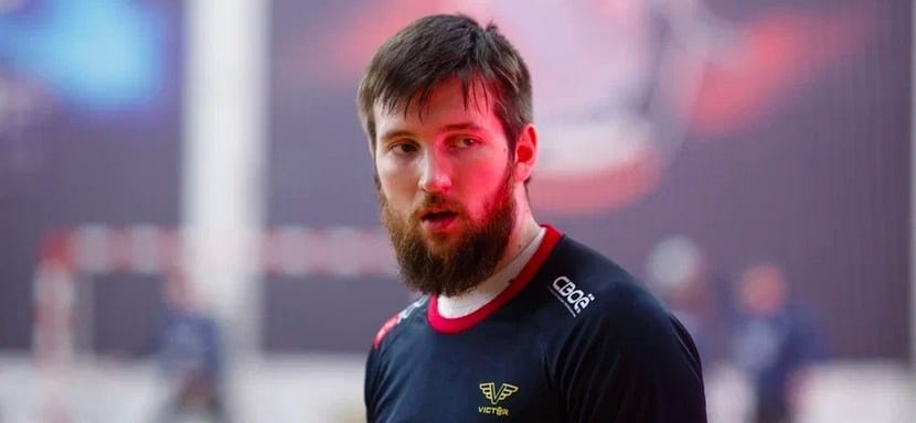 Olimpbet Суперлига. Марк Ларин: "По поводу поиска клуба обращался ко многим, кто-то откликнулся, теперь даже могу выбирать"