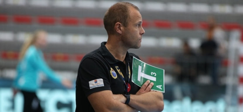 Датский специалист Клаус Могенсен, тренирующий "Хорсенс", возглавил женскую сборную Фарерских Островов