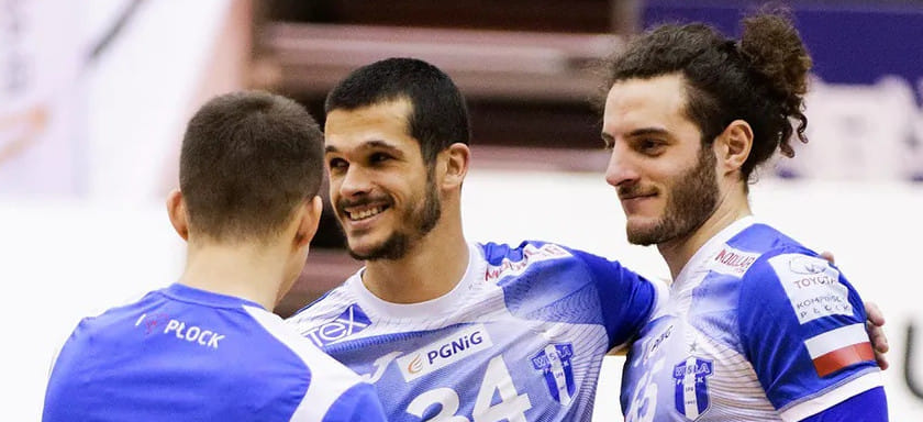 Польша. Пшемыслав Краевски и Нико Миндехья продлили контракты с "Вислой" Житникова и Косоротова