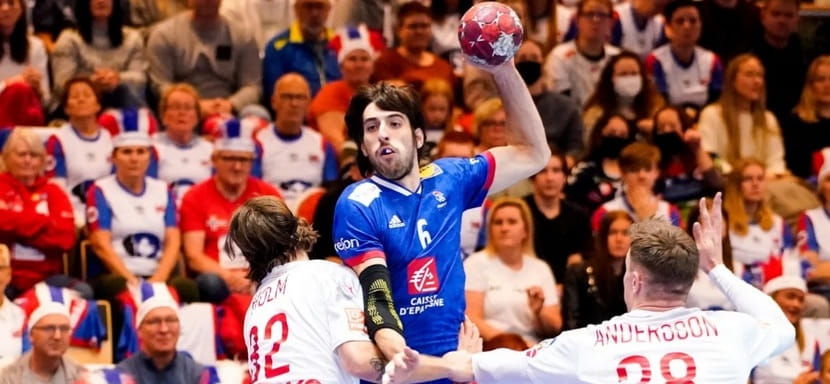 ЧЕ-2022. Тео Монар и Жюльен Бос не полетят со сборной Франции в Венгрию. Валентен Порт покинул карантин и присоединится к команде