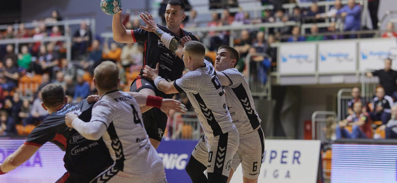 Польша. В единственном матче дня "Пётрковянин" на выезде обыграл "Квидзынь" после серии пенальти