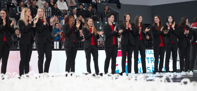 "Глория Бистрица" на домашней арене разгромила "Тыргу-Жиу" и возглавила турнирную таблицу женского чемпионата Румынии