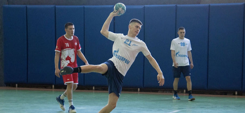 20-летний разыгрывающий из системы "Зенита" Артём Костюченко на правах аренды перешёл в омский "Скиф"