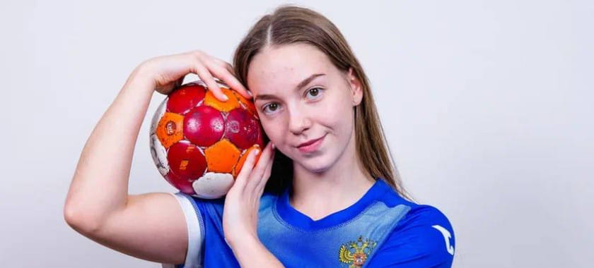 "Нигде душа так не горела, как в гандболе". Лидер молодёжки Алёна Германова — "резкая, как газировка"