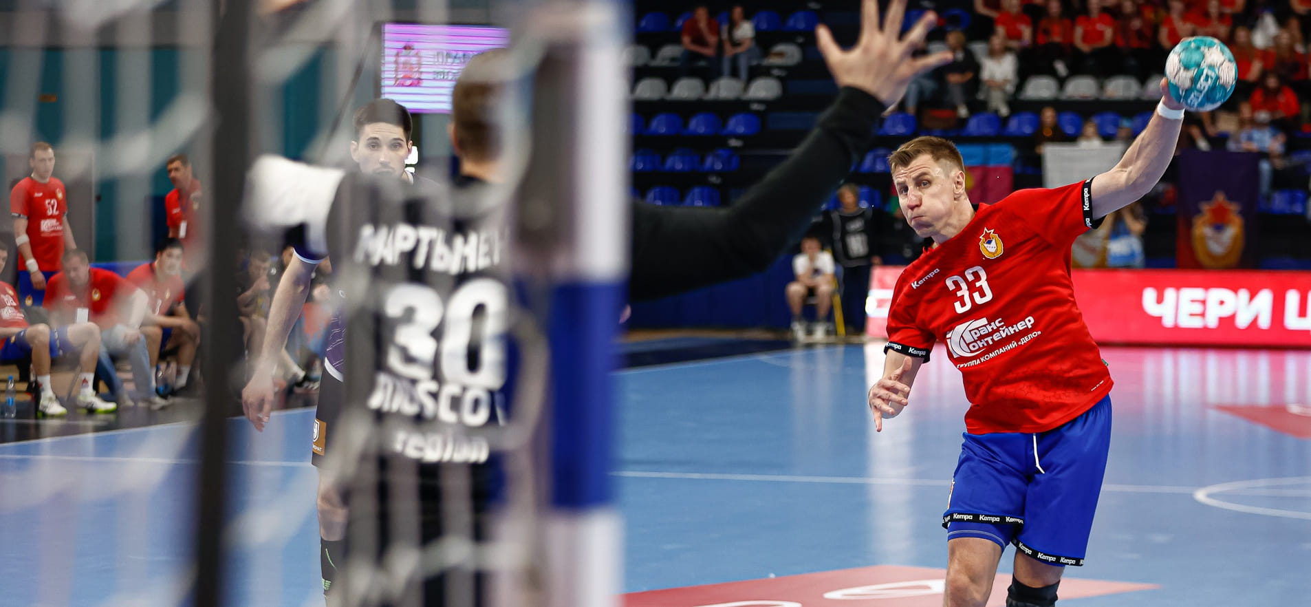 Пенальти как средство от скуки: блиц от БЦ для исполнителя семиметровых и его визави