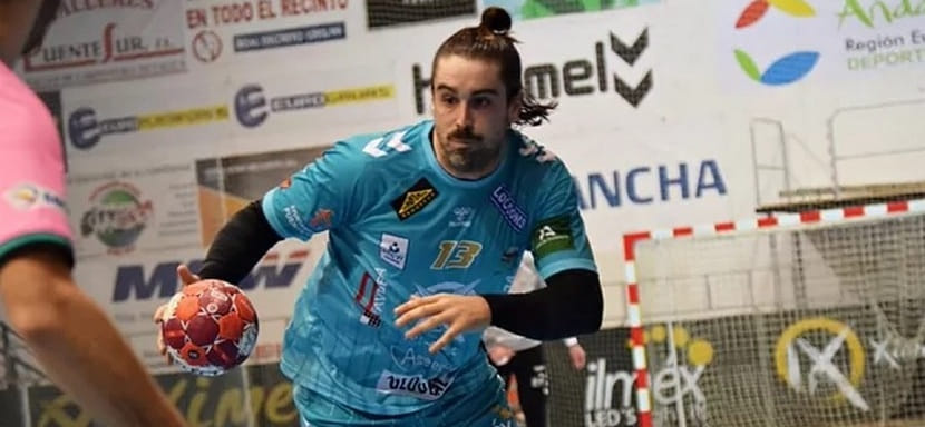 Франция. Один из лучших игроков лиги ASOBAL в прошлом сезоне плеймейкер "Пуэнте-Хениля" Хуан Кастро перешел в "Ниццу" (Д2)