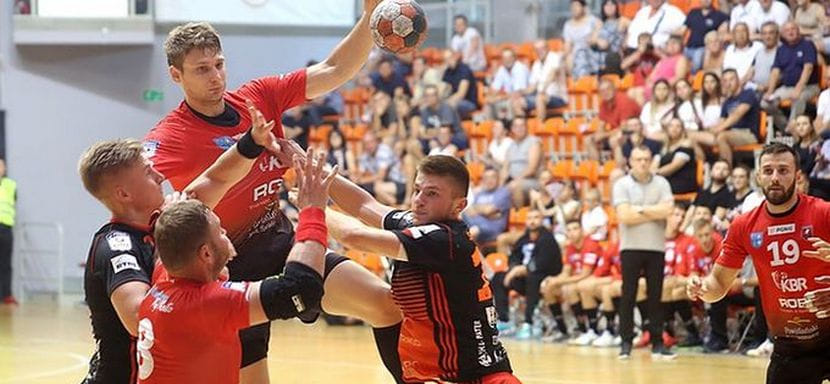 Польша. Еще один клуб суперлиги отправлен на карантин. У одного из игроков "Квидзыня" обнаружен коронавирус