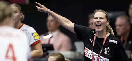 Главный тренер женской сборной Дании Хелле Томсен была задержана полицией в аэропорту после матча с турчанками