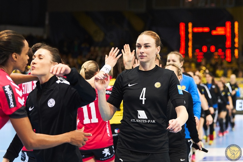 Линейная "Ростов-Дона" Елена Сливинская: "Гандбол стал очень красивым. Столько ярких исполнительниц — глаз не оторвать"