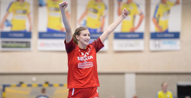 Женские лиги. Венгрия: плюс Ихнева. Дания: минус Пютлик