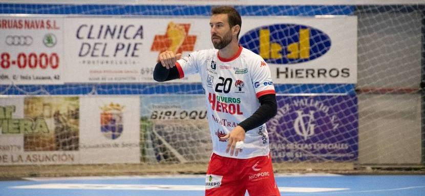 Испания. Португальский разыгрывающий "Навы" Фелипе Мота получил травму на тренировке и выбыл на длительный срок