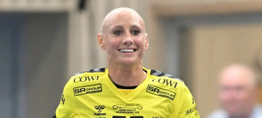 "Её волосы даже не надо сушить феном". Комментатора матча "Йерпен" — "Сола" уволили после шутки о пережившей рак Камилле Херрем