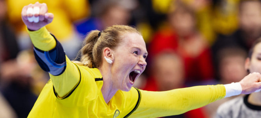 Olimpbet Суперлига. Ксения Макеева: "В первой поездке без дочери всплакнула. Испытывала чувство вины, оставляя своего ребёнка"