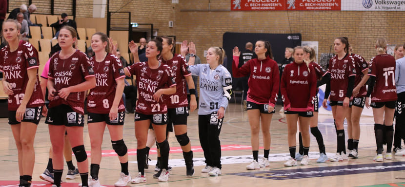 Дания. "Рингкебинг" в единственном воскресном поединке неожиданно обыграл "Нюкебинг"