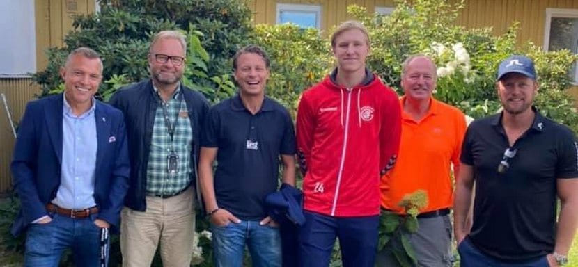 Швеция. Кандидат в сборную Швеции Эрик Юханссон продлил контракт с "Эскильстуной"