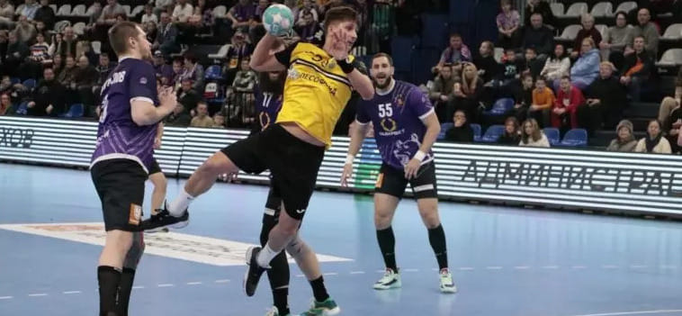 Olimpbet Суперлига. Владимир Максимов: "Приятно, что проявила себя молодёжь: Антон Аксюков, Донат Морозов, Илья Дёмин" (ВИДЕО)