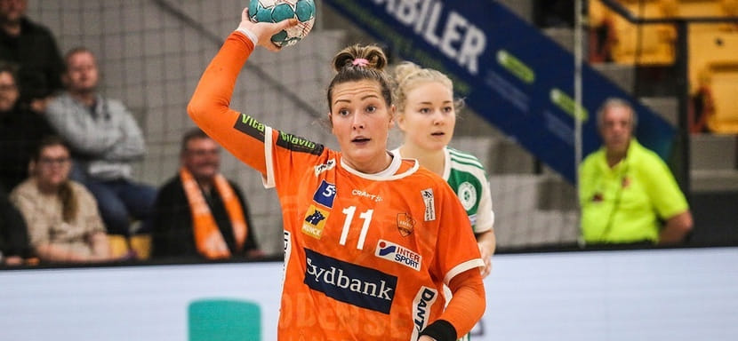 Дания. Линейная "Оденсе" Рикке Иверсен со следующего сезона будет выступать за "Эсбьерг", где заменит норвежку Вильде Ингстад