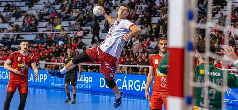 Трансферный слух. "Барселона" нацелилась на линейного "Логроньо" Хавьера Родригеса. Его трансфер обойдётся каталонцам в 40 тысяч евро