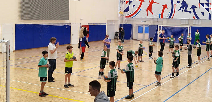 Представители мужского ЦСКА  Игорь Левшин и Сергей Иванов провели мастер-класс для орловских гандболистов