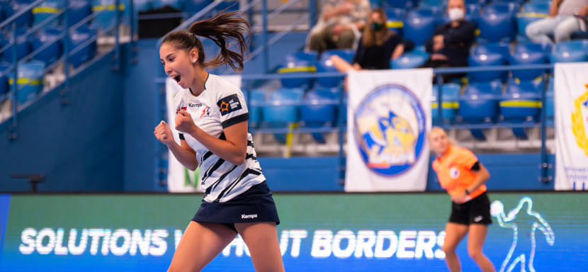 Альбина Мурзалиева. От выбора "мчать в Уфу или заканчивать с гандболом" до национальной сборной