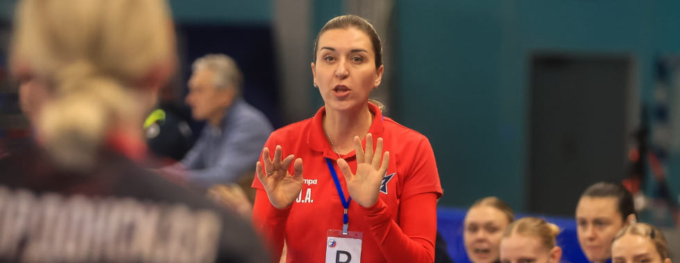 Рулевая "Звезды" Ольга Акопян — вторая женщина-тренер, со 100+ победами в матчах чемпионата России после Надежды Бадрединовой