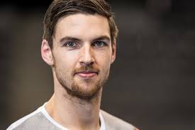 Линейный "Киля" Хендрик Пекелер: "Бундеслига теряет репутацию сильнейшей в мире"