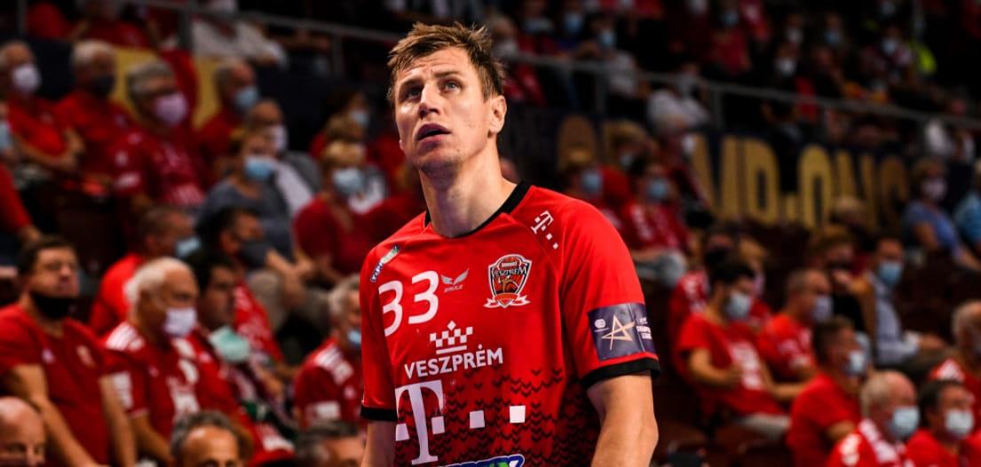 Даниилу Шишкареву предстоит операция на колене — правый крайний сборной России не сможет приехать на матчи против украинцев