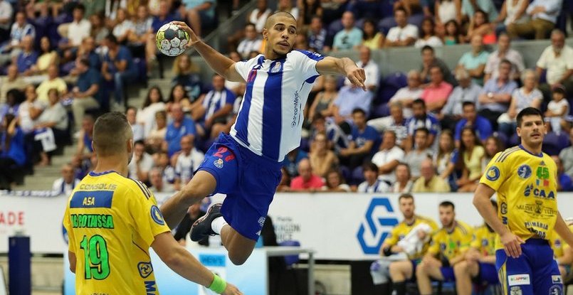 Португальский полусредний Андре Гомеш продлил контракт с "Порту"