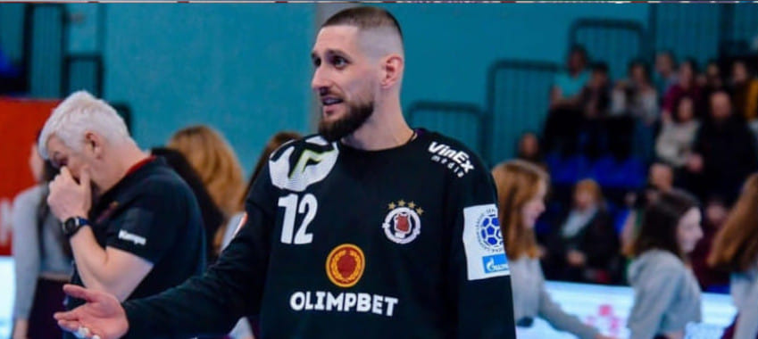 Россия. В одном из торговых центров завершился "Фестиваль с "Чеховскими медведями". Дмитрий Павленко пообещал вернуть чемпионский титул в Чехов (ВИДЕО)