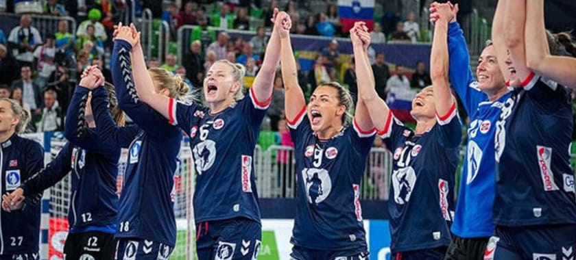 EHF Euro Cup. В единственном матче игрового дня сборная Норвегии без Хенню Рейстад дома разгромила команду Швейцарии