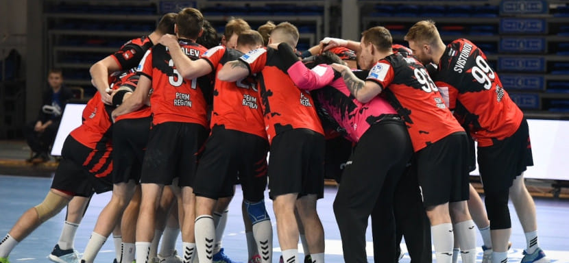 Olimpbet Суперлига. "Пермские медведи" одержали гостевую победу над волгоградским "Каустиком". Денис Афонин забросил 11 мячей