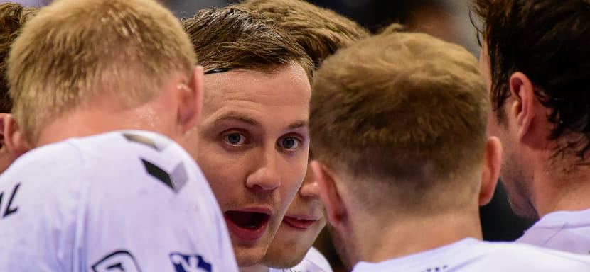 Бундеслига. Чемпион Германии "Киль" провел два последних матча без главного тренера Филипа Йихи