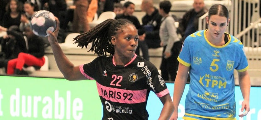 Франция. Разыгрывающая и капитан "Пари-92" Дебора Ляссурс продлила контракт со столичным клубом