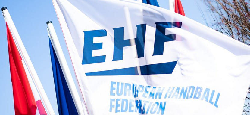 Кубок ЕГФ. По решению гандбольного суда австрийскому "Кремсу" засчитано техническое поражение. "Войводина" с денежным штрафом идёт дальше