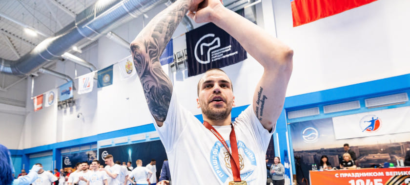 Правый полусредний "Зенита" Дмитрий Киселёв — первый гандболист, побеждавший в чемпионате России в составах трёх команд