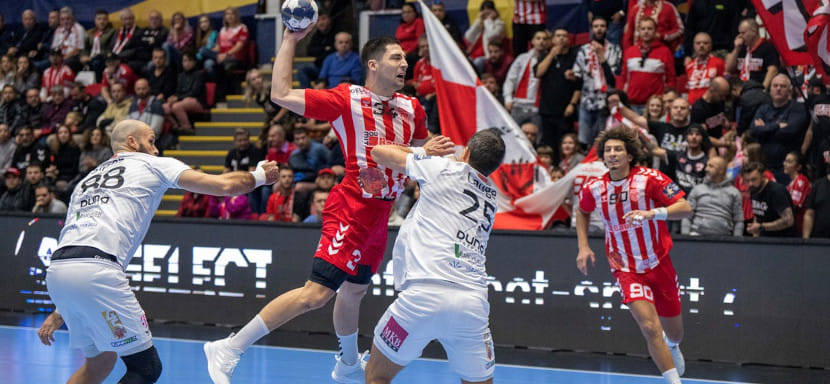 Лига чемпионов. "Веспрем" Вайлупова сыграл вничью в гостях с "Динамо", "Кельце" Королька одержал уверенную домашнюю победу над "Целе"