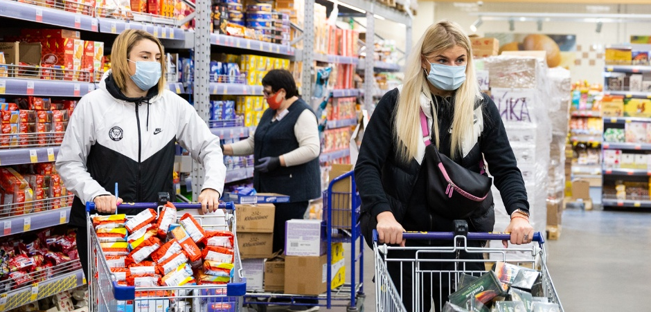 Коронавирус. Гандболистки "Ростов-Дона" Виктория Борщенко и Кристина Кожокарь доставили продукты легендам клуба