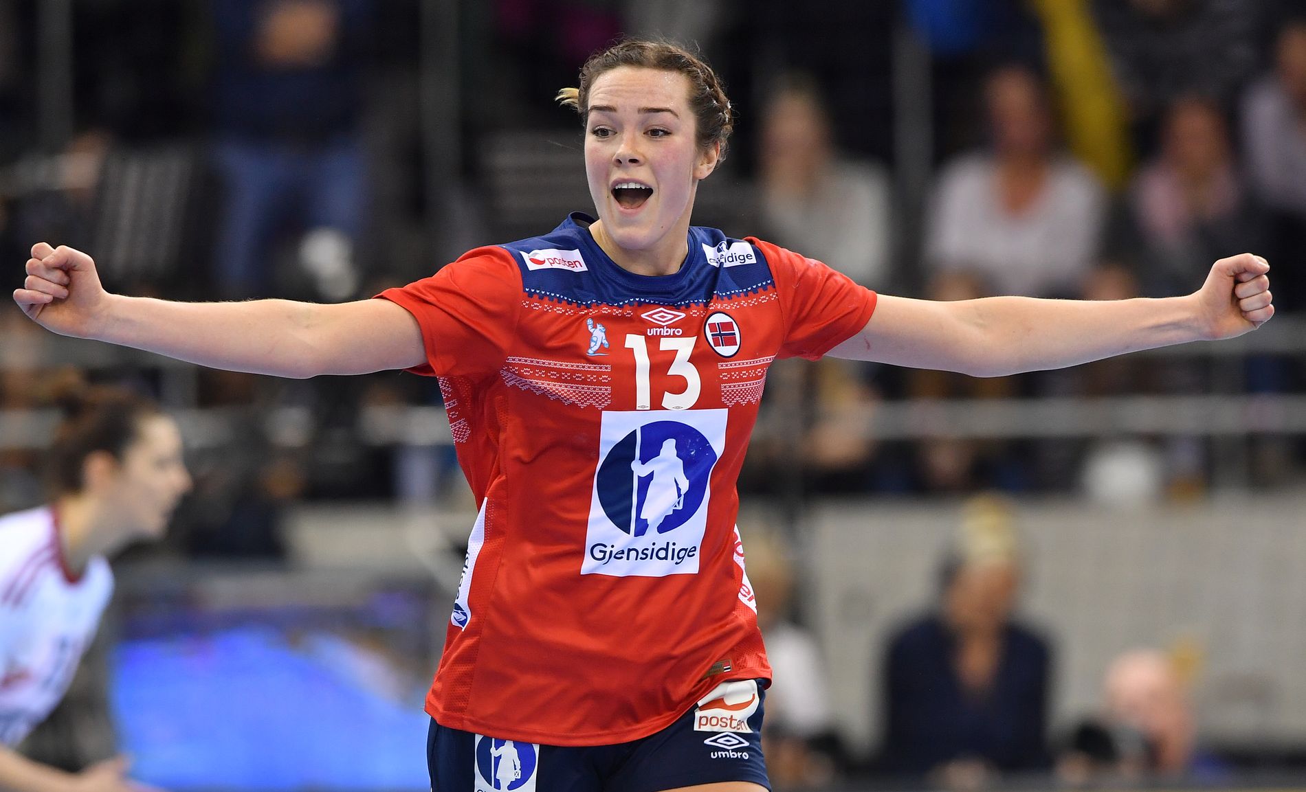 Линейная "Дьера" Кари Браттсет: "Переезд в Венгрию способствует моему развитию"