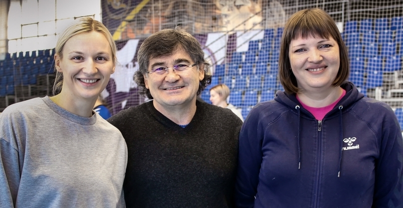 Женская Суперлига. После декретных отпусков в "Ладу" вернулись правая крайняя Ольга Фомина и массажистка Наталья Смирнова